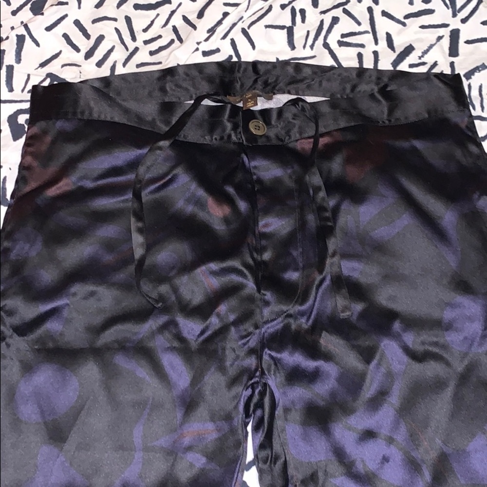 Authentic Women’s Large Pajama Set - Picture 6 of 6
